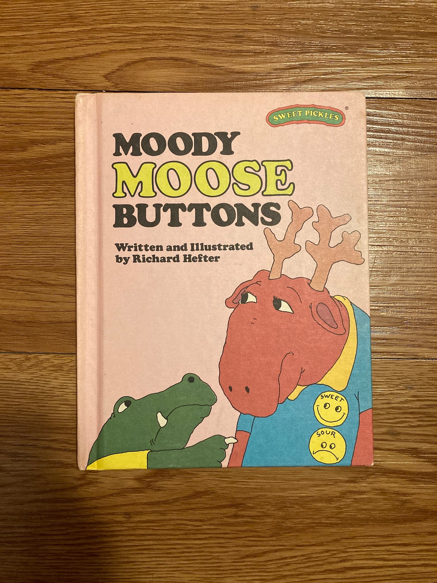 Moody Moose Buttons (Sweet Pickles Series), Very Good!