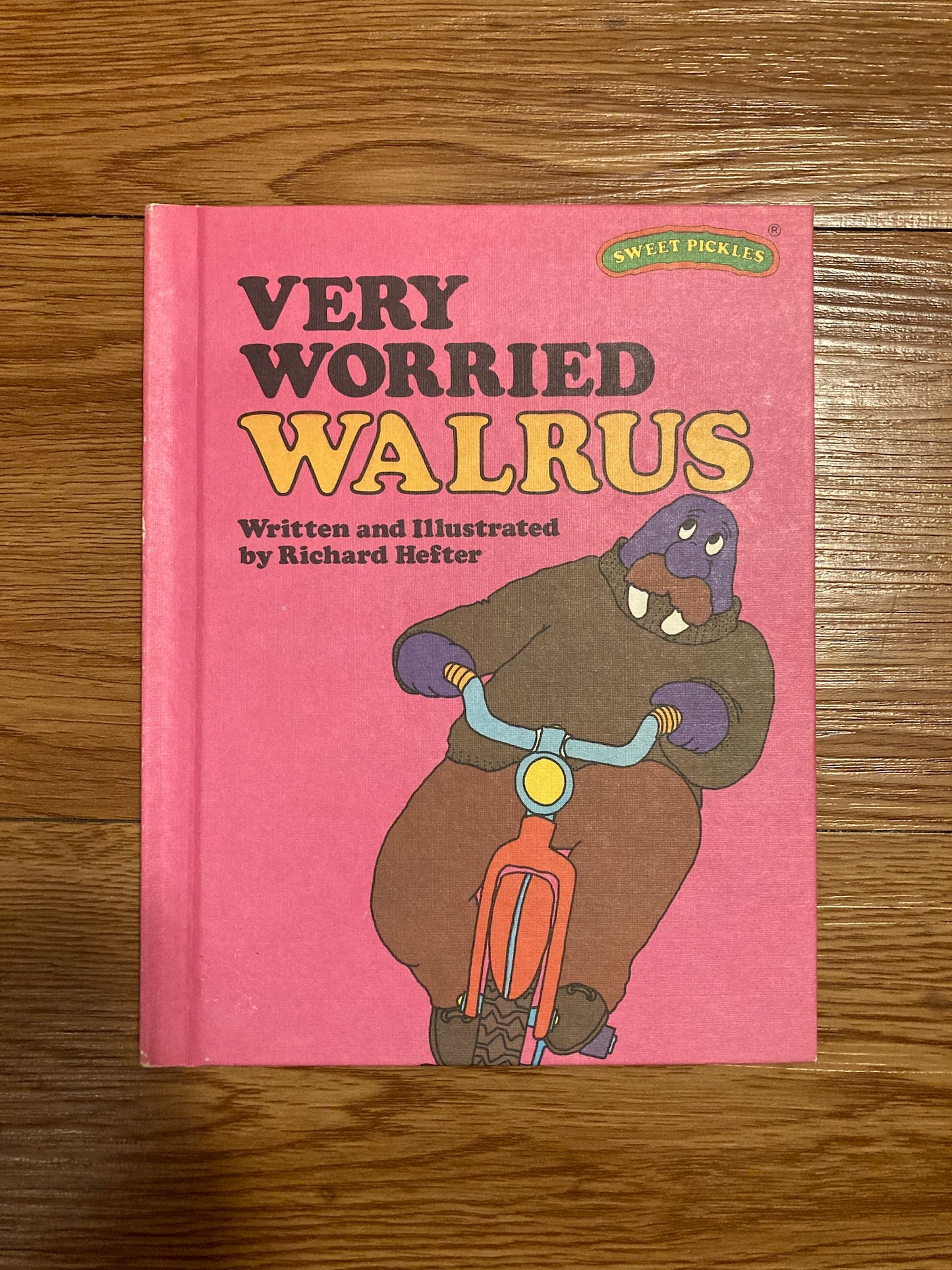 Very Worried Walrus (Sweet Pickles Series), Very Good!